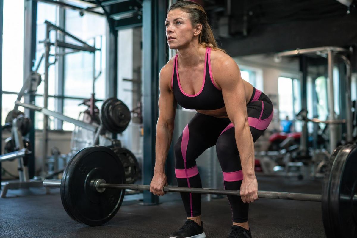 FitFemme Apparel — Compression leggings + sports bras · 100 sets